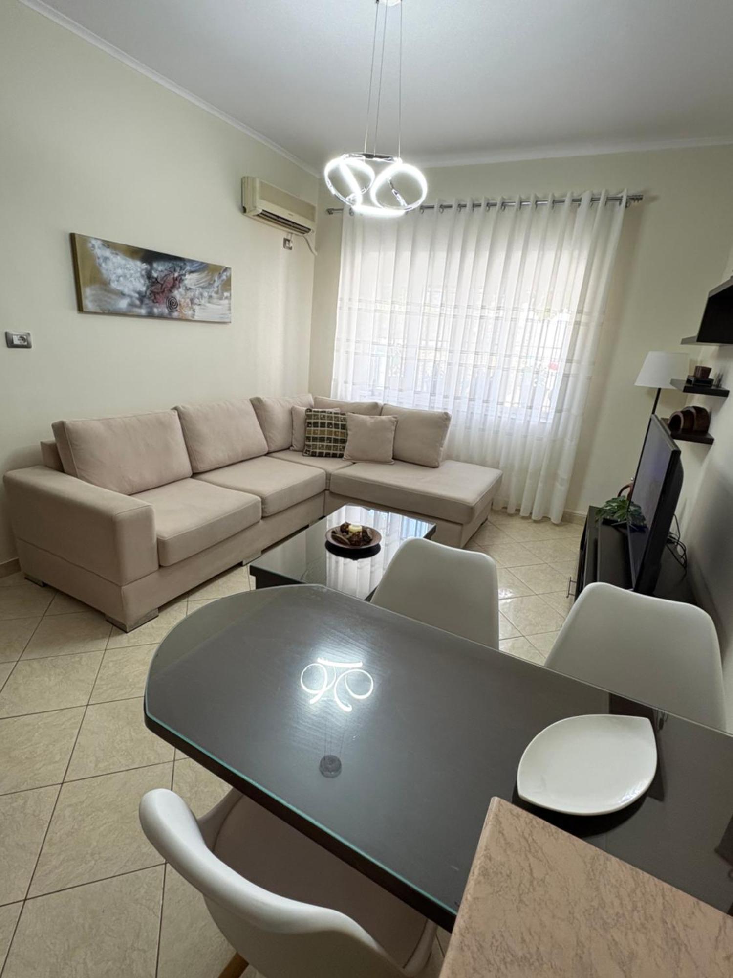 Sofia'S Modern Apartment Gjirokastër Eksteriør billede