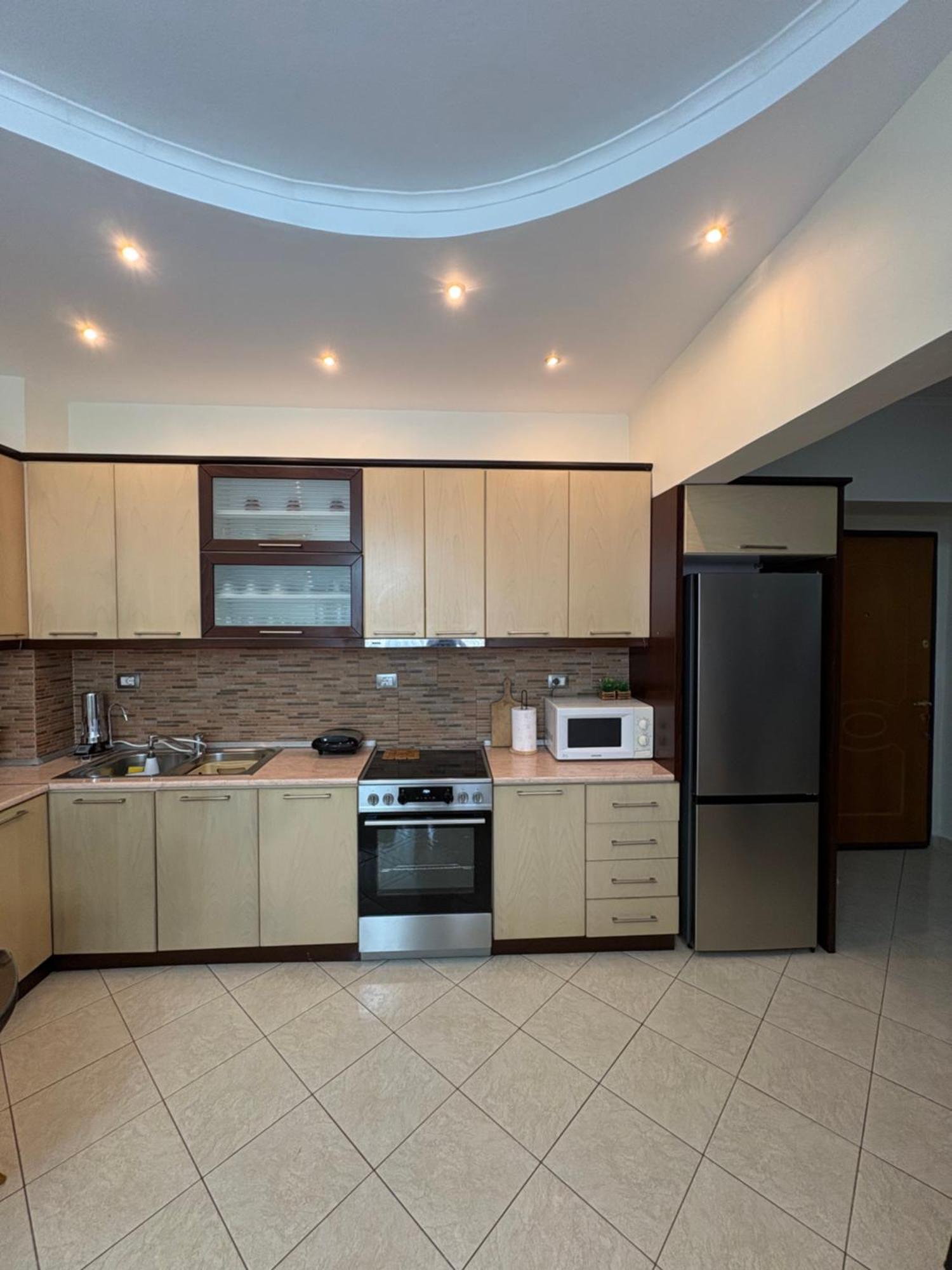 Sofia'S Modern Apartment Gjirokastër Eksteriør billede